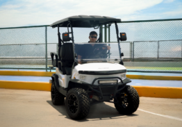 Denago E1: Más allá del golf, un vehículo para la movilidad moderna