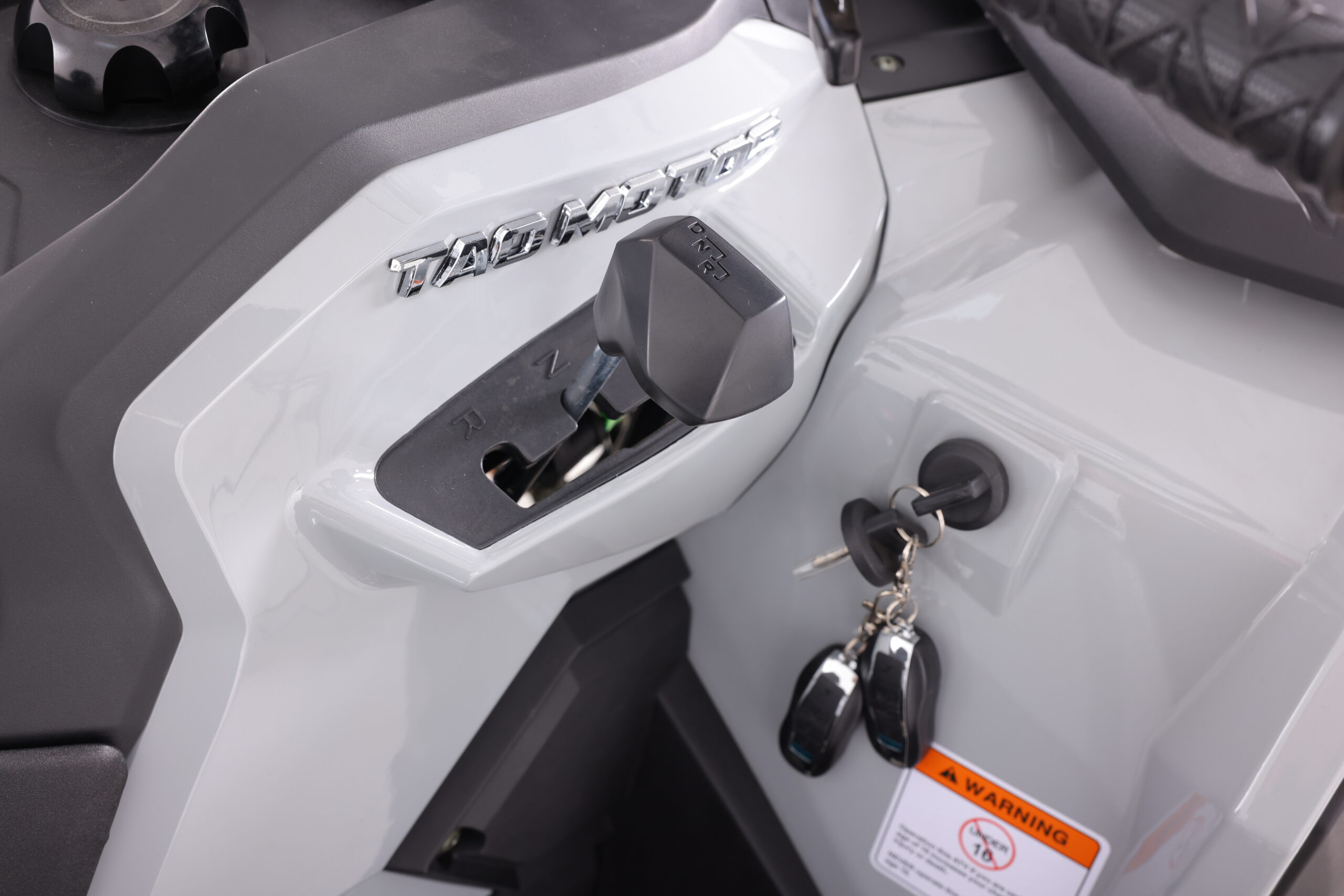Cuatrimotos Utilitarias Mudhawk 200 gris de Tao Motor Perú