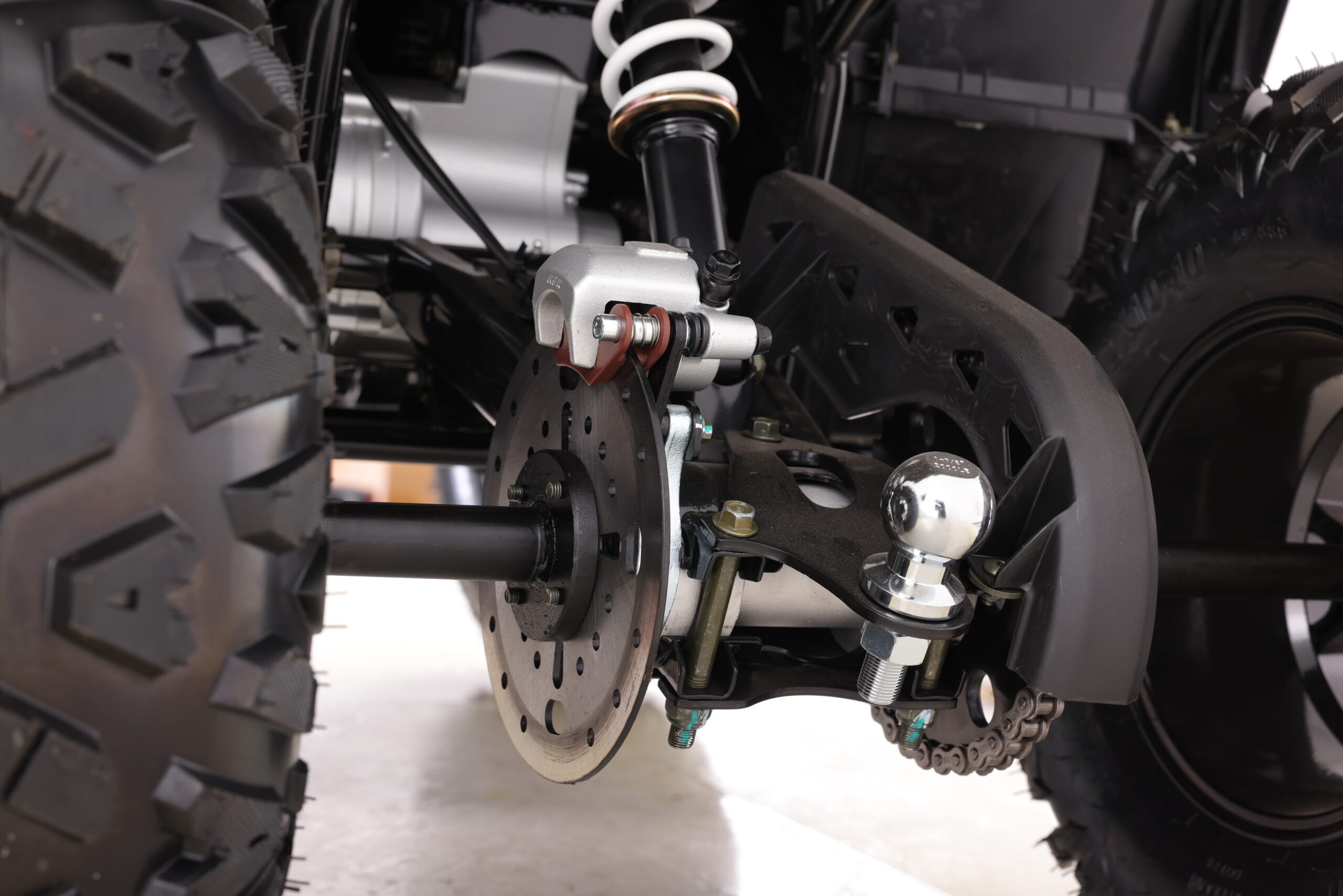 Cuatrimotos Utilitarias Mudhawk 200 gris de Tao Motor Perú
